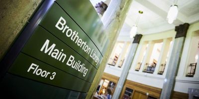 A sign in the Brotherton Library round reading room